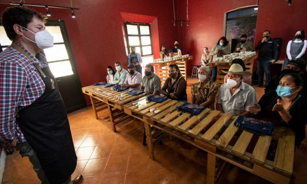 CAPACITAN A CAFETICULTORES DE LA SIERRA PARA MEJORAR CALIDAD