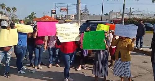 EXIGEN A LA SEV INTENDENTE PARA PRIMARIA DE TRES BOCAS