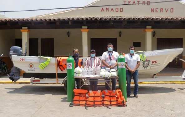 CHACALTIANGUIS RECIBE LANCHA PARA PROTECCION DE VISITANTES