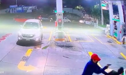 Violento asalto a mano armada a gasolinera Servigas de Xalapa