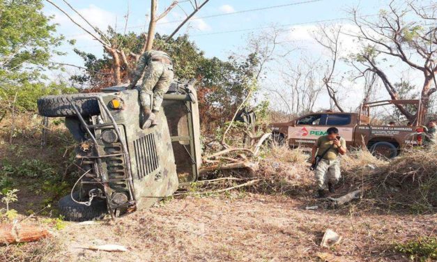 SOLDADOS RESULTAN HERIDOS EN VOLCADURA