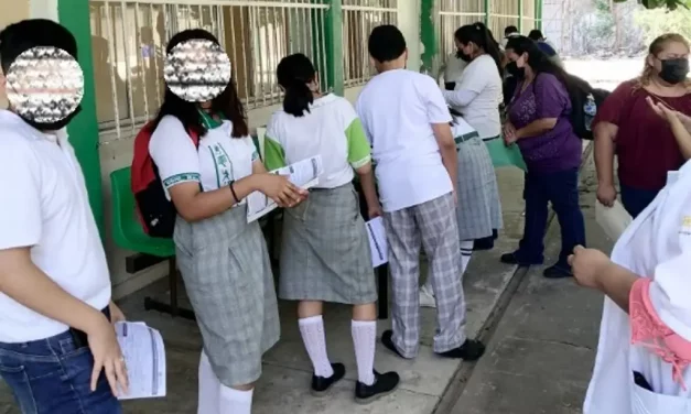 POR COVID SUSPENDEN CLASES PRESENCIALES EN SECUNDARIA DE VERACRUZ