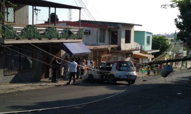 Grave accidente en la Col. Unidad Veracruzana