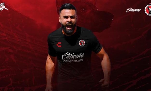 Alexis Canelo y Kevin Castañeda ahora son xoloitzcuintles