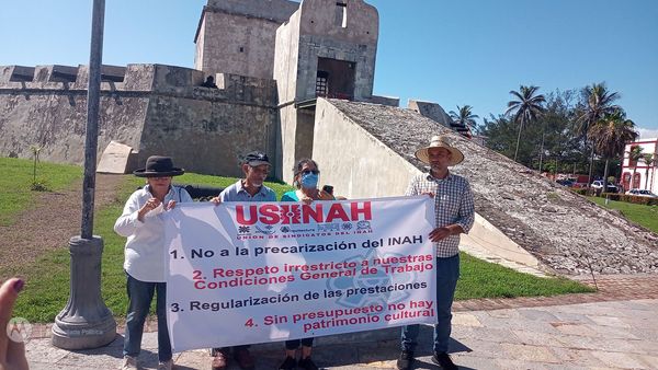 Nuevamente se manifiestan trabajadores del INAH para pedir mejores condiciones laborales