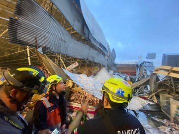 Un herido y 200 evacuados, tras desplome de techo de una tienda en alcaldía Benito Juárez