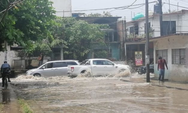 CALLES INUNDADAS EN TUXPAN