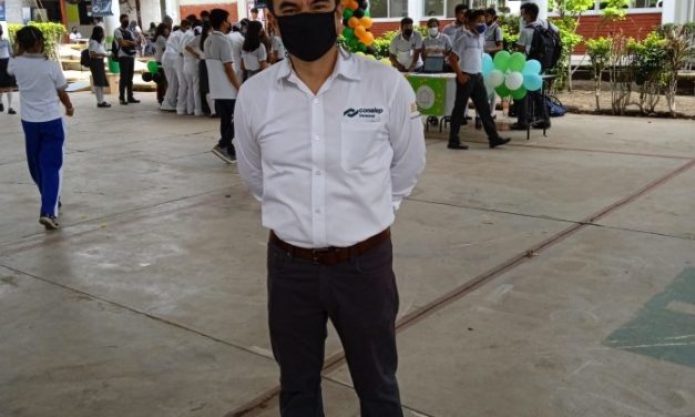 Alumnos del CONALEP de San Andrés Tuxtla exponen sus proyectos