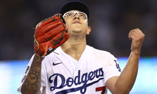 ¡Una más! Julio Urías llega a siete victorias