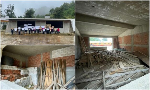 Oaxaca: 4 años de abandono a obras en Primaria Indígena de Santa María Huitepec; exigen intervención de Murat