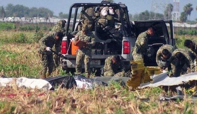 REALIZAN NECROPSIA A MARINOS FALLECIDOS EN DESPLOME DE HELICÓPTERO EN SINALOA