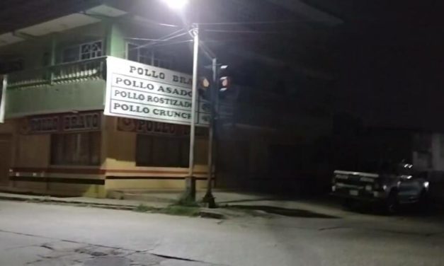 Rafaguean negocio de pollos en Minatitlán, Veracruz; es el quinto comercio atacado en agosto