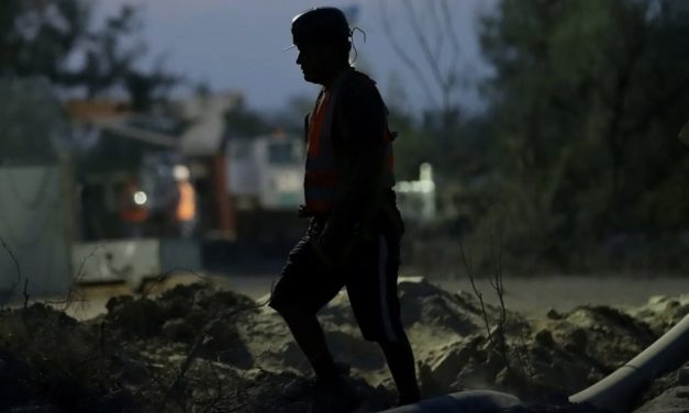 Gobierno de México niega suspensión del rescate de 10 mineros atrapados en Coahuila