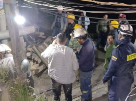 Se registra derrumbe en mina de Colombia; hay 9 mineros atrapados