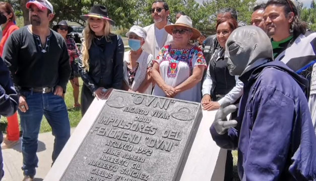 DEVELAN PLACA A 30 AÑOS DE PRIMEROS AVISTAMIENTOS DEL OVNI EN METEPEC, ATLIXCO