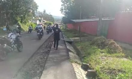 Adulto mayor es asesinado a balazos en Xalapa; presunto agresor sufrió caída mientras huía