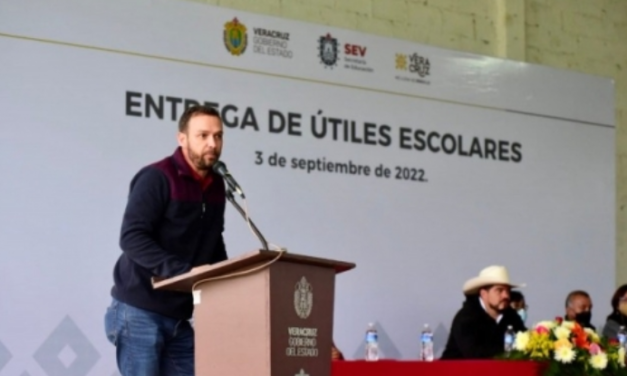 Reconoce diputado Paul Martínez compromiso y dedicación de Zenyazen con la educación