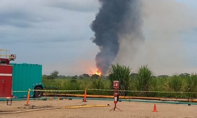 Explota ducto de Pemex en límites de Tabasco y Veracruz