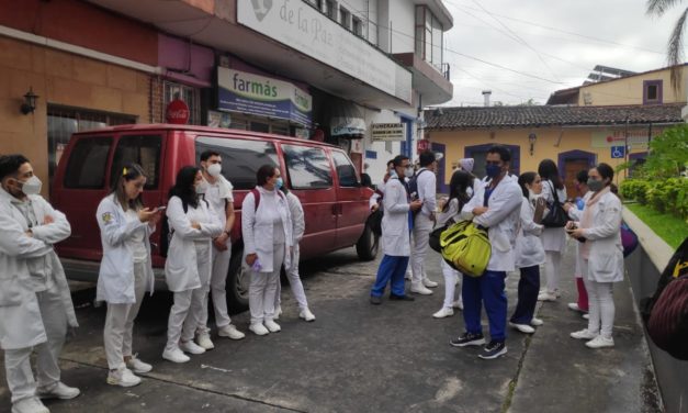 Paro de brazos caídos en apoyo a médico detenido en CDMX (FOTOS)