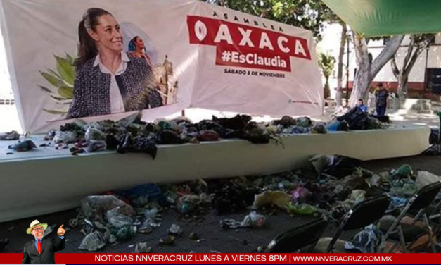 LANZAN BASURA EN EVENTO DE CLAUDIA