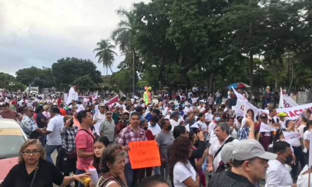 Marchan a favor de AMLO en Veracruz