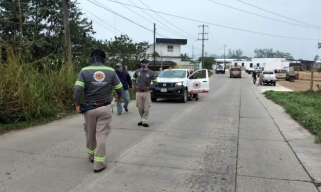 EVACUAN FAMILIAS DE SEIS COLONIAS DE NANCHITAL POR MFUGA DE AMONIACO