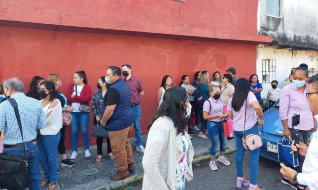 PADRES DE FAMILIA TOMAN LA ESCUELA PRIMARIA TABLAJEROS 1