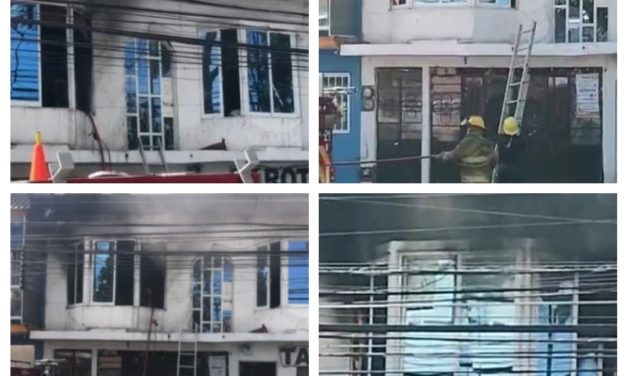 SE INCENDIA VIVIENDA EN XALAPA