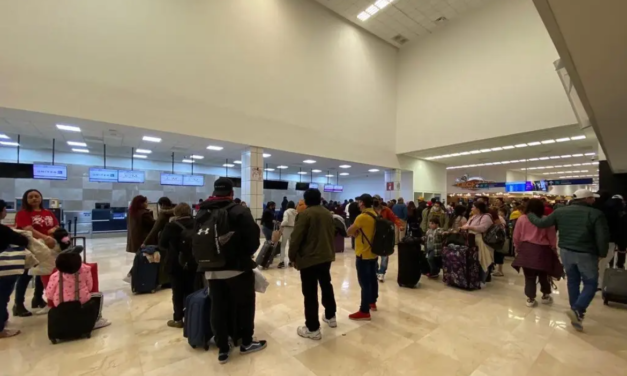 Retraso de horas en vuelos en aeropuerto de Veracruz