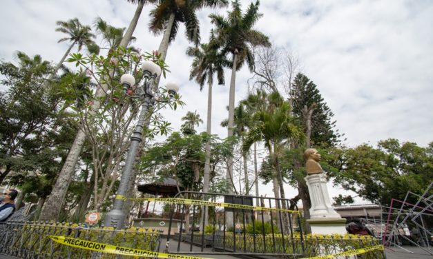 Delimita PC de manera preventiva área central del parque 21 de Mayo