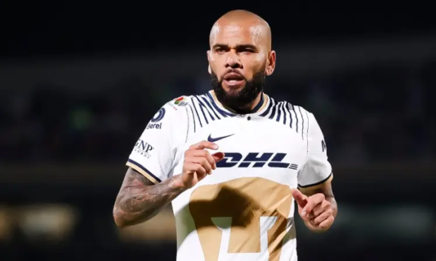 Alves regresa a Pumas, en medio de una acusación por agresión sexual