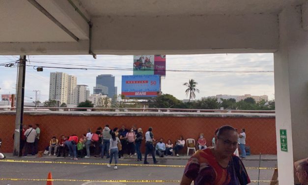 CONTINUA TOMADA LA DELEGACION DE LA SEV EN VERACRUZ