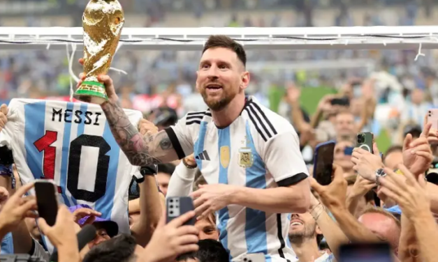 Messi quería que Maradona le entregara la Copa del Mundo