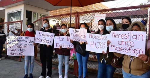 TOMAN SEV PADRES DE FAMILIA DE IXHUATLAN DEL CAFE