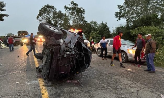 UN MUERTO Y SEIS LESIONADOS EN CARAMBOLA