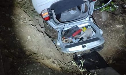 VUELCA TAXI DE AMATLAN EN CUICHAPA