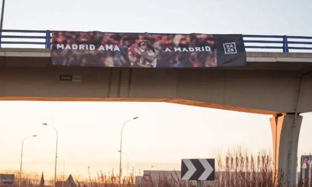 La pancarta contra el odio antes del Real Madrid vs Atlético