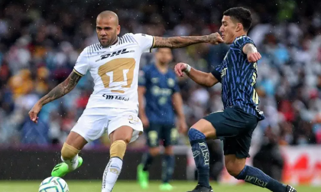 Pumas le exige cinco millones de dólares a Dani Alves