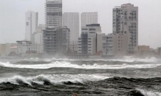 Cierran playas en Boca del Río por evento de norte