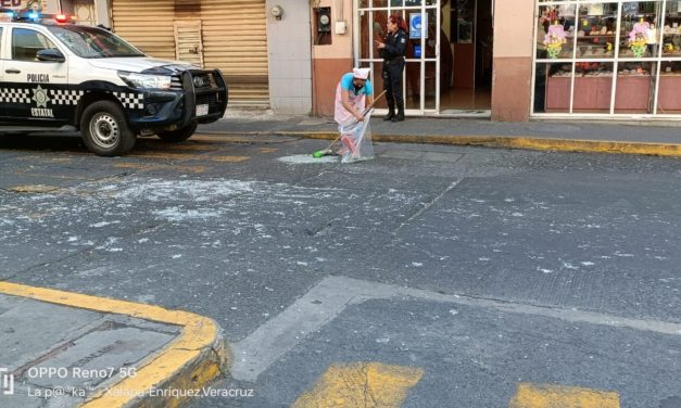 EXPLOSIÓN EN PANADERÍA DAUZÓN DE LUCIO EN EL CENTRO DE XALAPA (fotos)