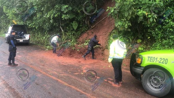 DESLAVES EN LA CARRETERA A ATZALAN