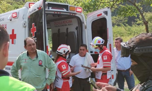 ¡TAXISTA SE PONE MAL Y SE VA CONTRA CAMELLÓN!