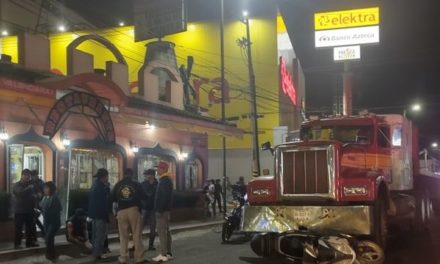 TRAILER ARROLLA A MOTOCICLISTA