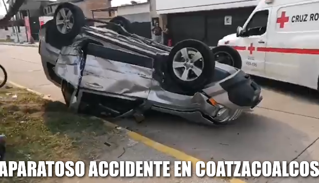 🚓APARATOSA VOLCADURA EN EL CENTRO DE COATZACOALCOS