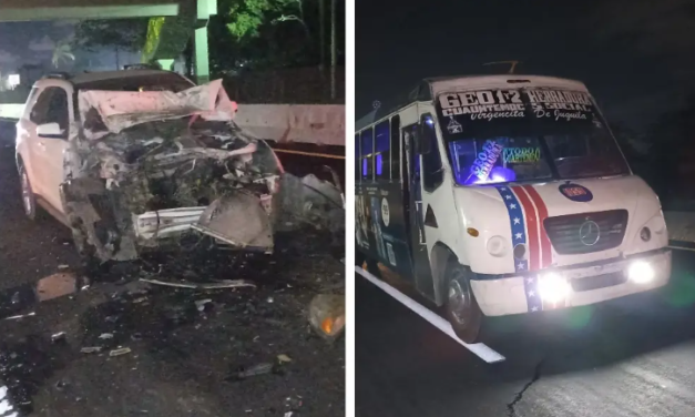 Desbarata su coche tras chocar contra urbano en autopista Veracruz-Cardel