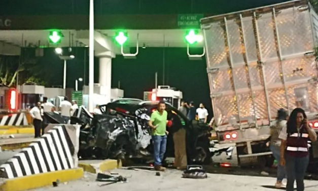 Fuerte accidente en autopista Córdoba-Veracruz deja cuantiosos daños