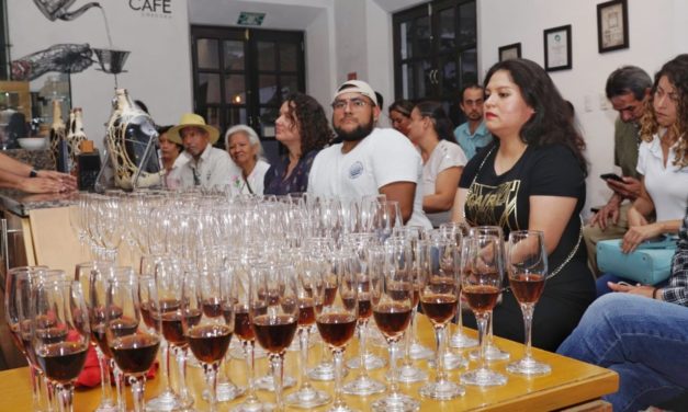 👍Realizan «Cata de Ron» en Museo del Café, de Córdoba el mejor ron