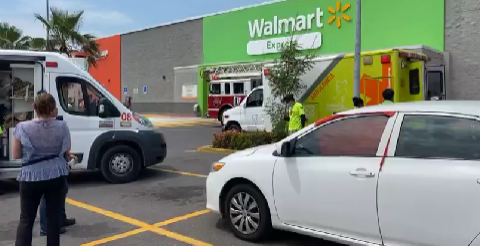 Evacuan Wal Mart de la Riviera por incendio (fotos)