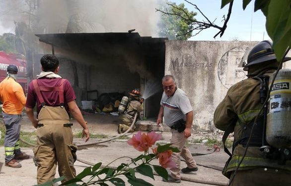 Incendio en casa habitación en Col. Rosa Borunda