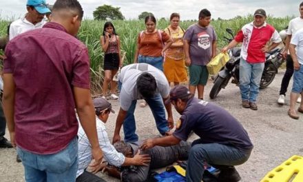 TRAS FUERTE CHOQUE, PIERDE LA VIDA UNA MUJER